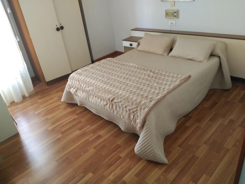 Hotel Puente De Los Santos Тапия-де-Касарьего Экстерьер фото