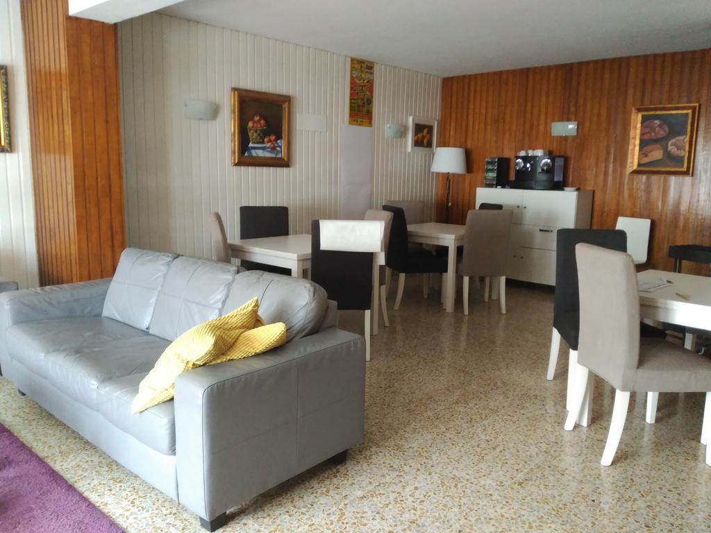 Hotel Puente De Los Santos Тапия-де-Касарьего Экстерьер фото