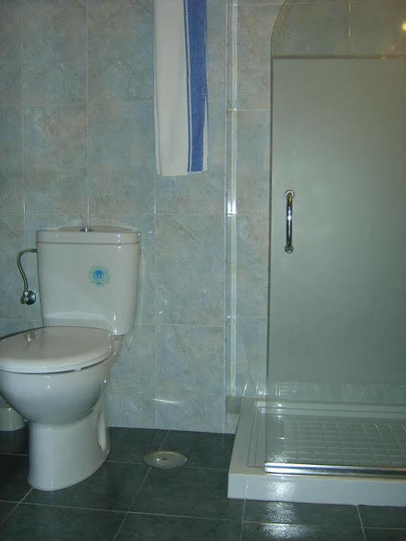 Hotel Puente De Los Santos Тапия-де-Касарьего Экстерьер фото